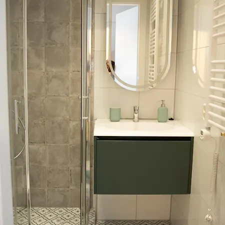 Studio-apartment 102 Free Parking Domus Kushal Apartment